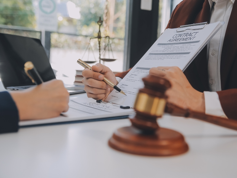 Investment & Legal Advisory