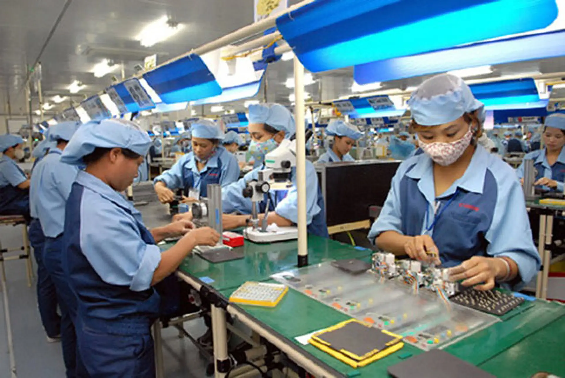 CẦN 2 NỮ LÀM ĐIỆN TỬ TẠI ĐÀI BẮC