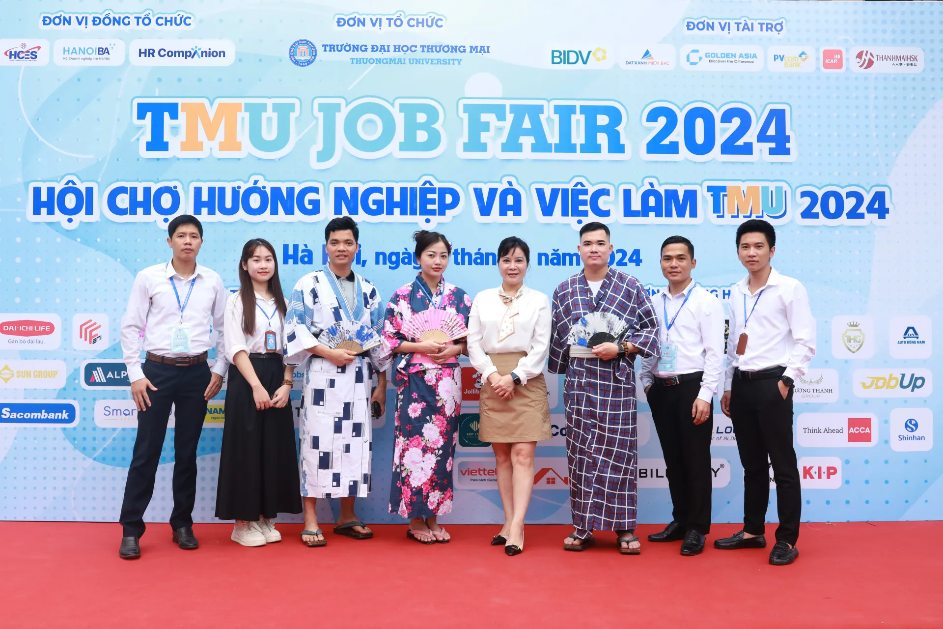 Chương trình hội chợ việc làm Đại Học Thương Mại