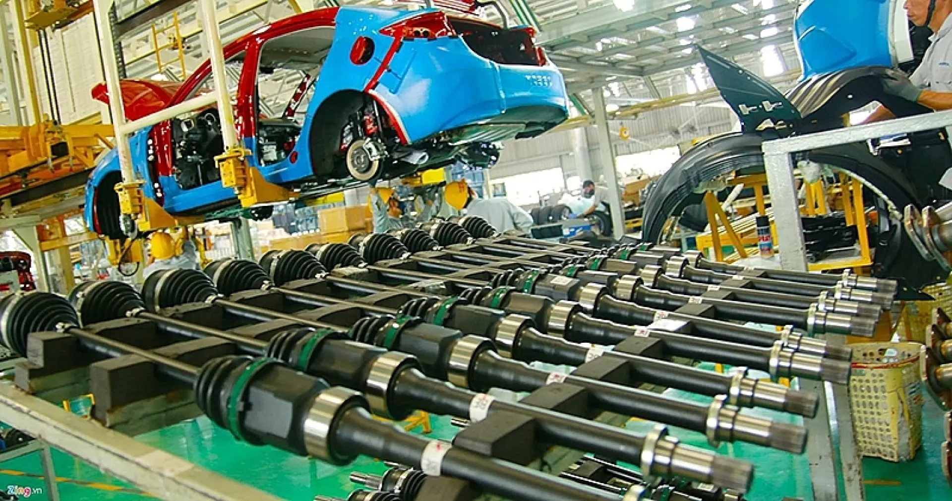 Tuyển 4 Nam thao tác máy sản xuất linh kiện ô tô