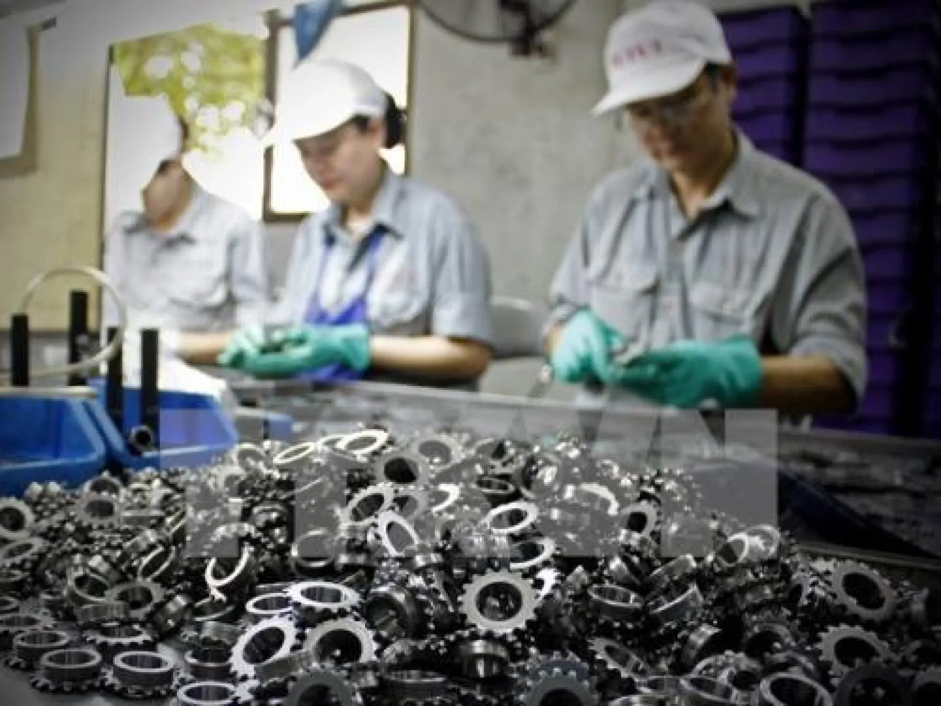 Tuyển 2 Người chế tạo sản phẩm kim loại
