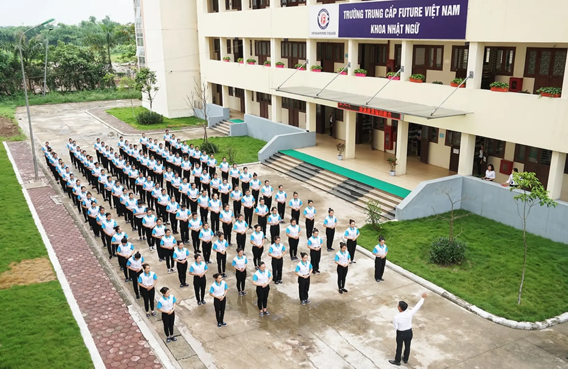 Thi tuyển đơn hàng vệ sinh tòa nhà tại Nhật Bản ngày 29/07/2022