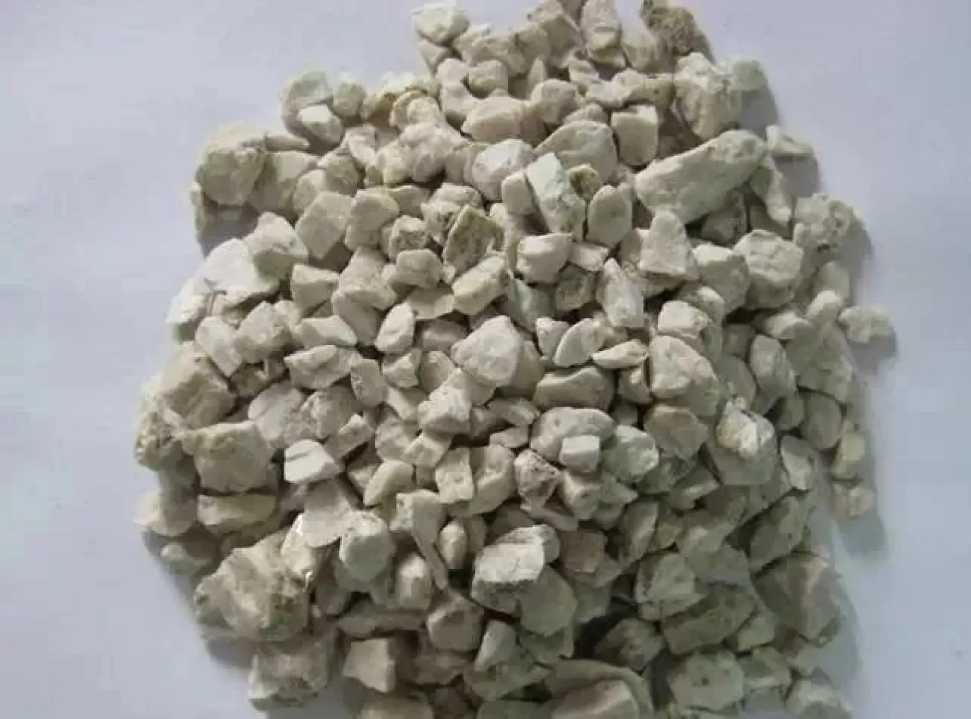 Tuyển 12 Nam sản xuất sản phẩm từ khoáng phi kim loại
