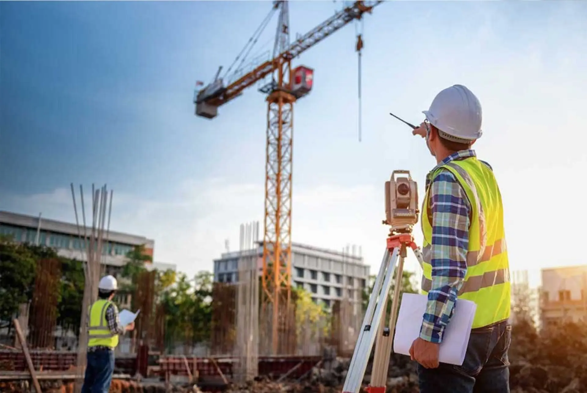 Tuyển 12 Nam làm công trình xây dựng cầu đường