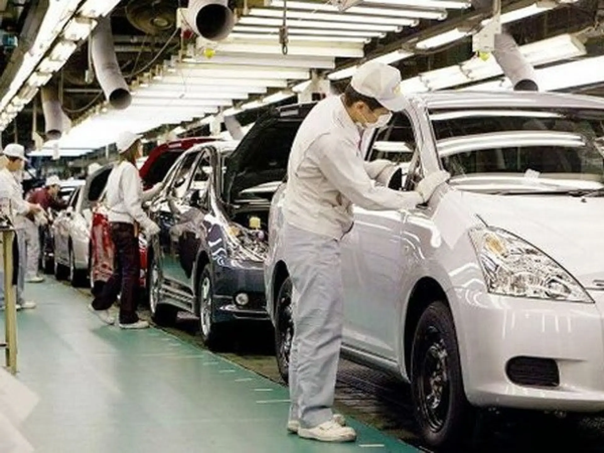 Tuyển 9 nam bảo dưỡng ô tô tại Kumamoto