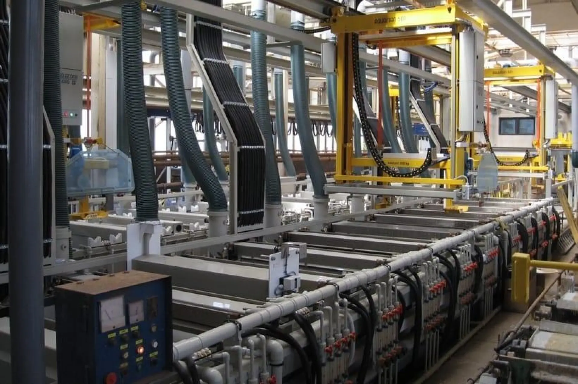 Tuyển 1 Nữ thao tác máy mạ điện