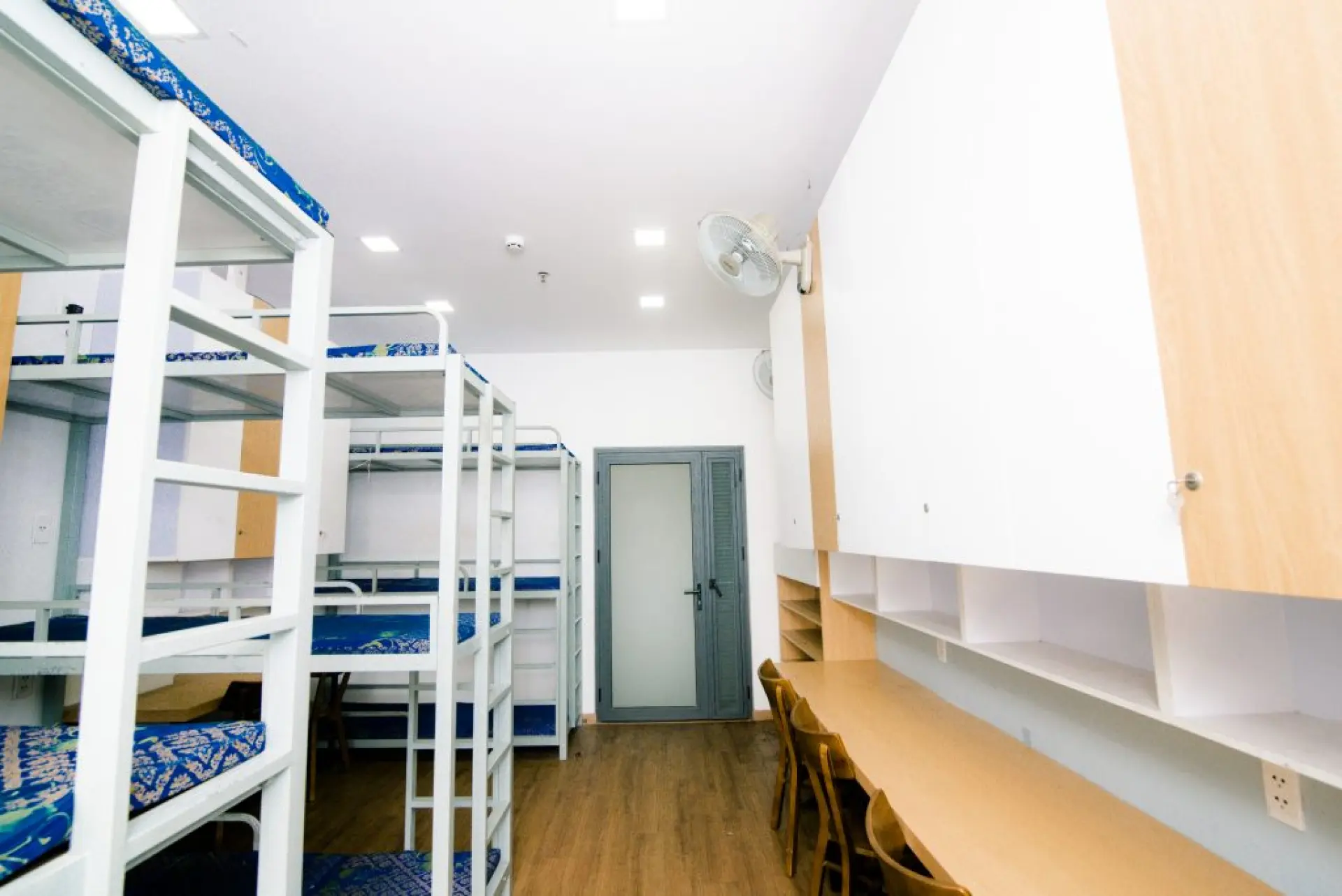 Tuyển 1 Nam quản lý và phiên dịch tại công xưởng