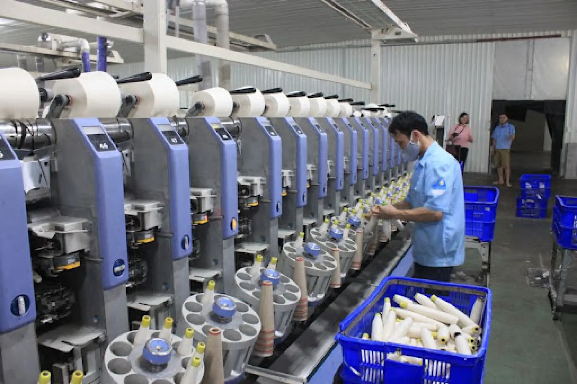Tuyển 1 Nam thao tác máy dệt vải