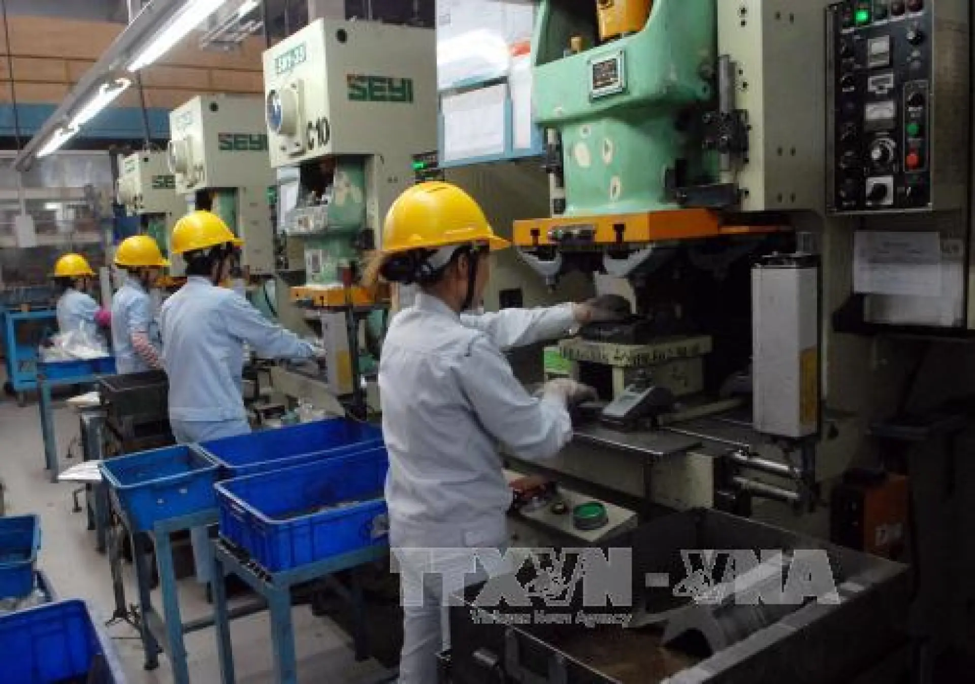 Tuyển 1 Nữ chế tạo linh kiện kim loại