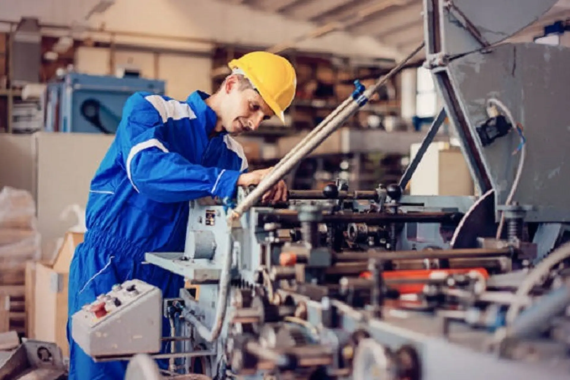 Tuyển 1 Nam sản xuất sản phẩm kim loại