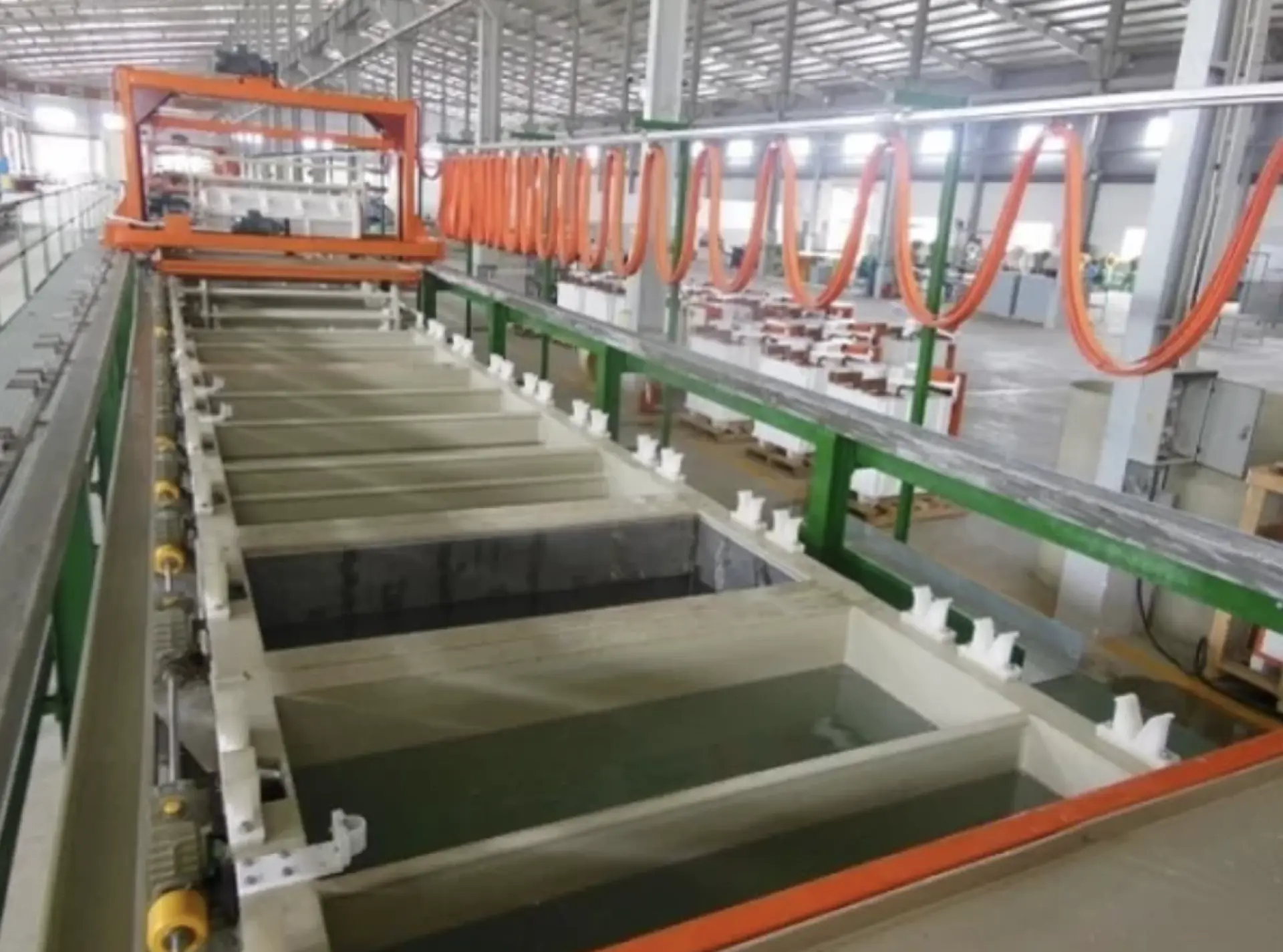 Tuyển 6 Nữ thao tác máy mạ điện