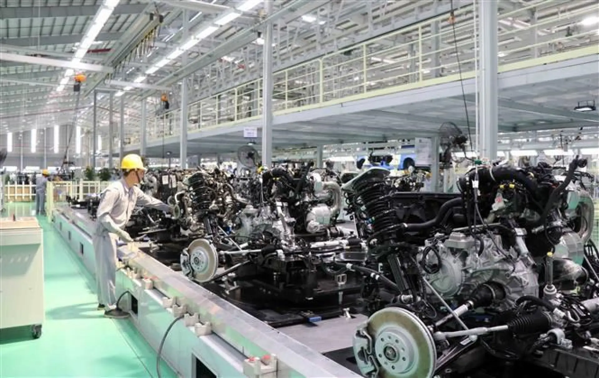 Tuyển 5 Nam sản xuất linh kiện ô tô cơ khí