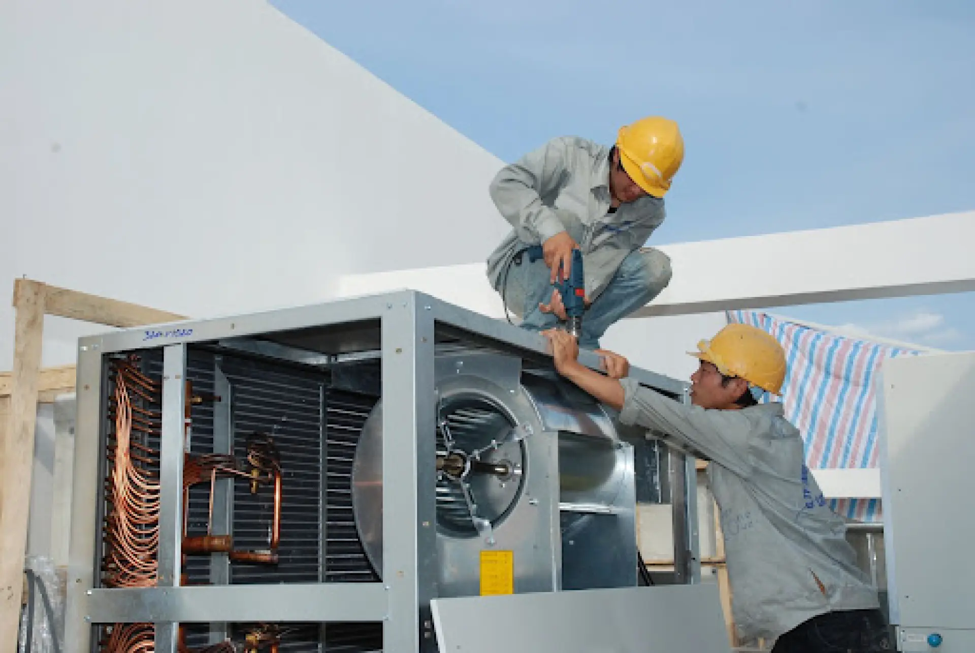Tuyển 7 nam lắp đặt điều hoà tại Kanto