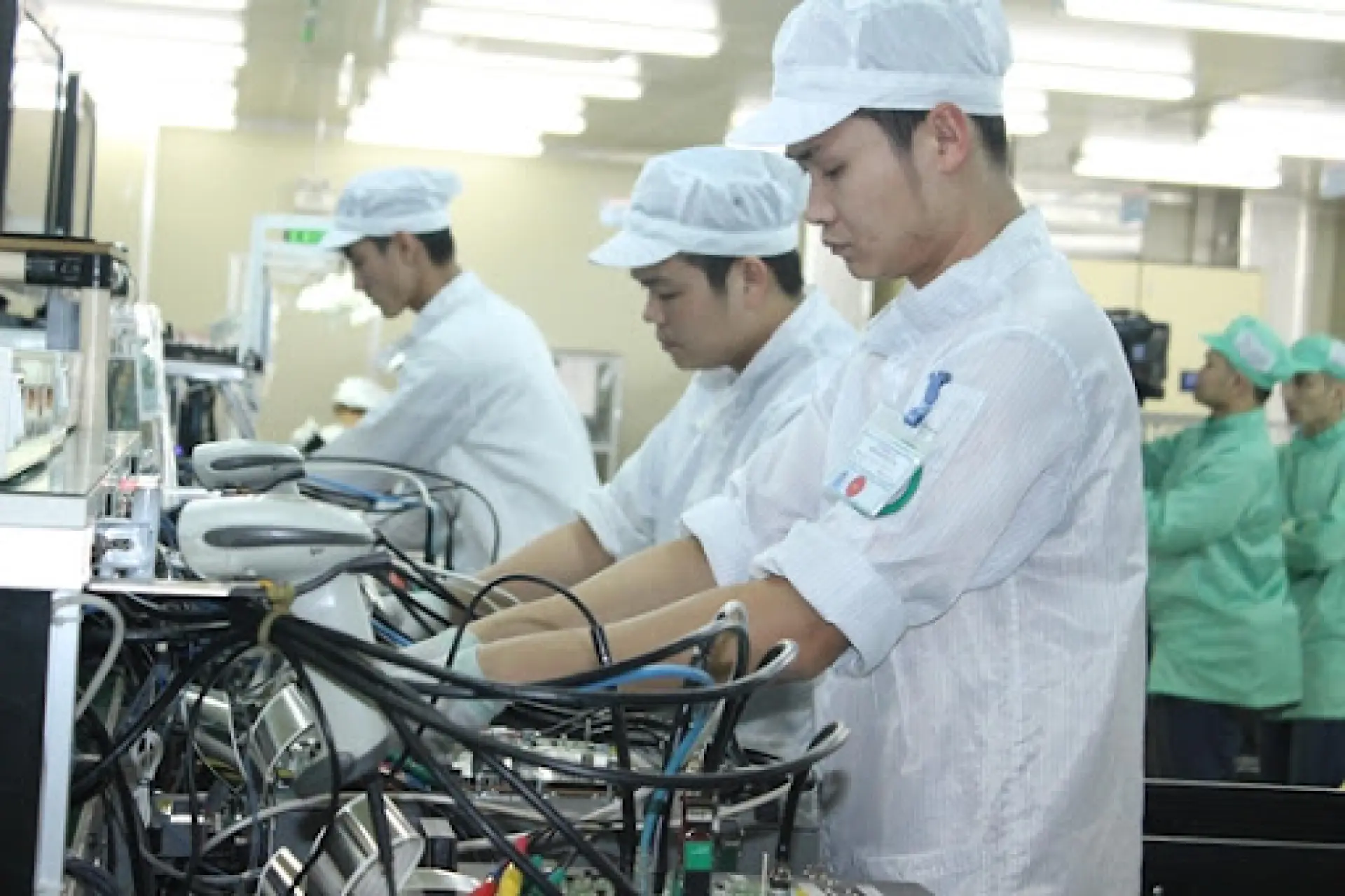 Tuyển 15 nam làm bản mạch điện tử tại Tochigi