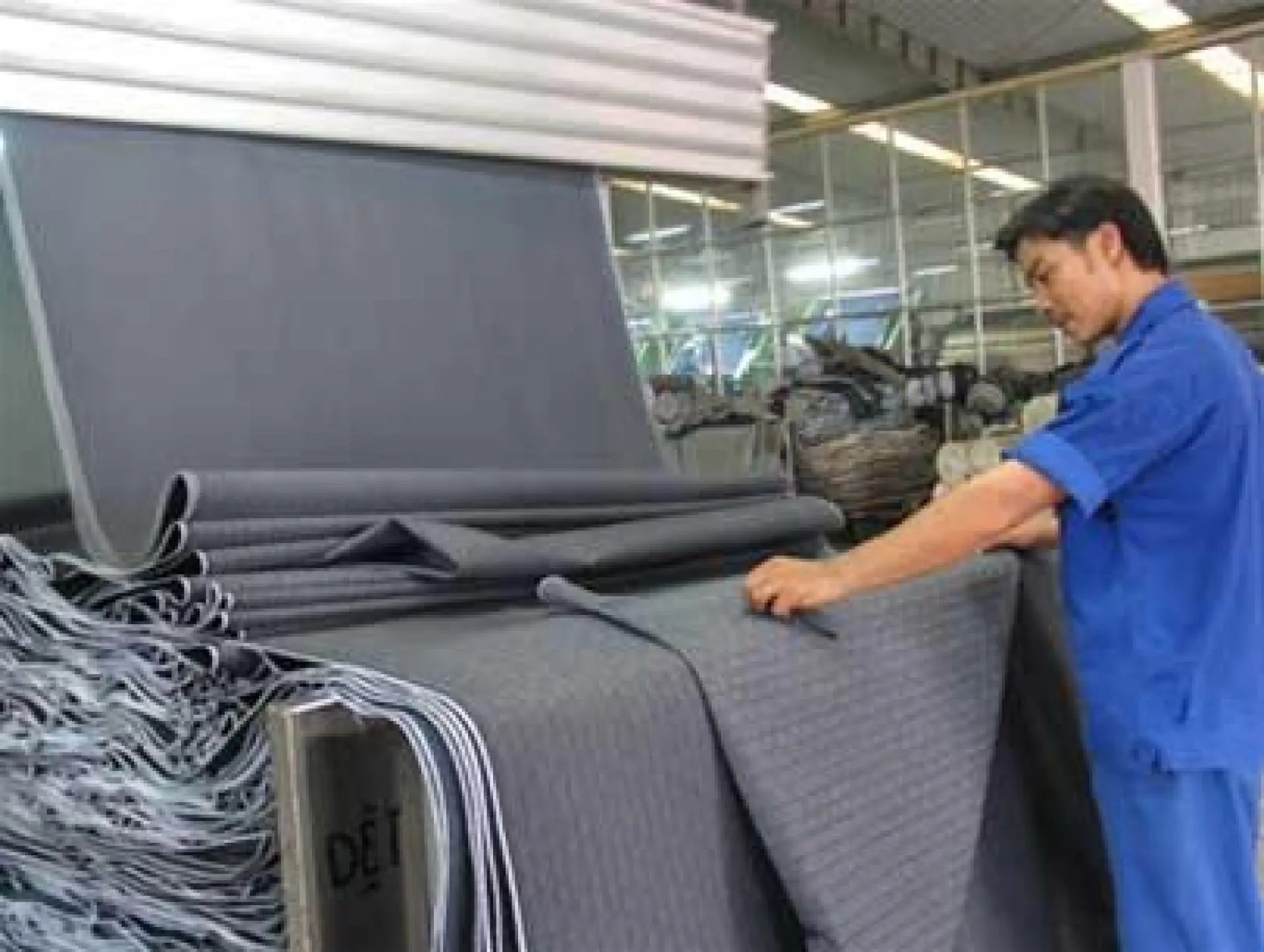 Tuyển 1 Nam sản xuất vải
