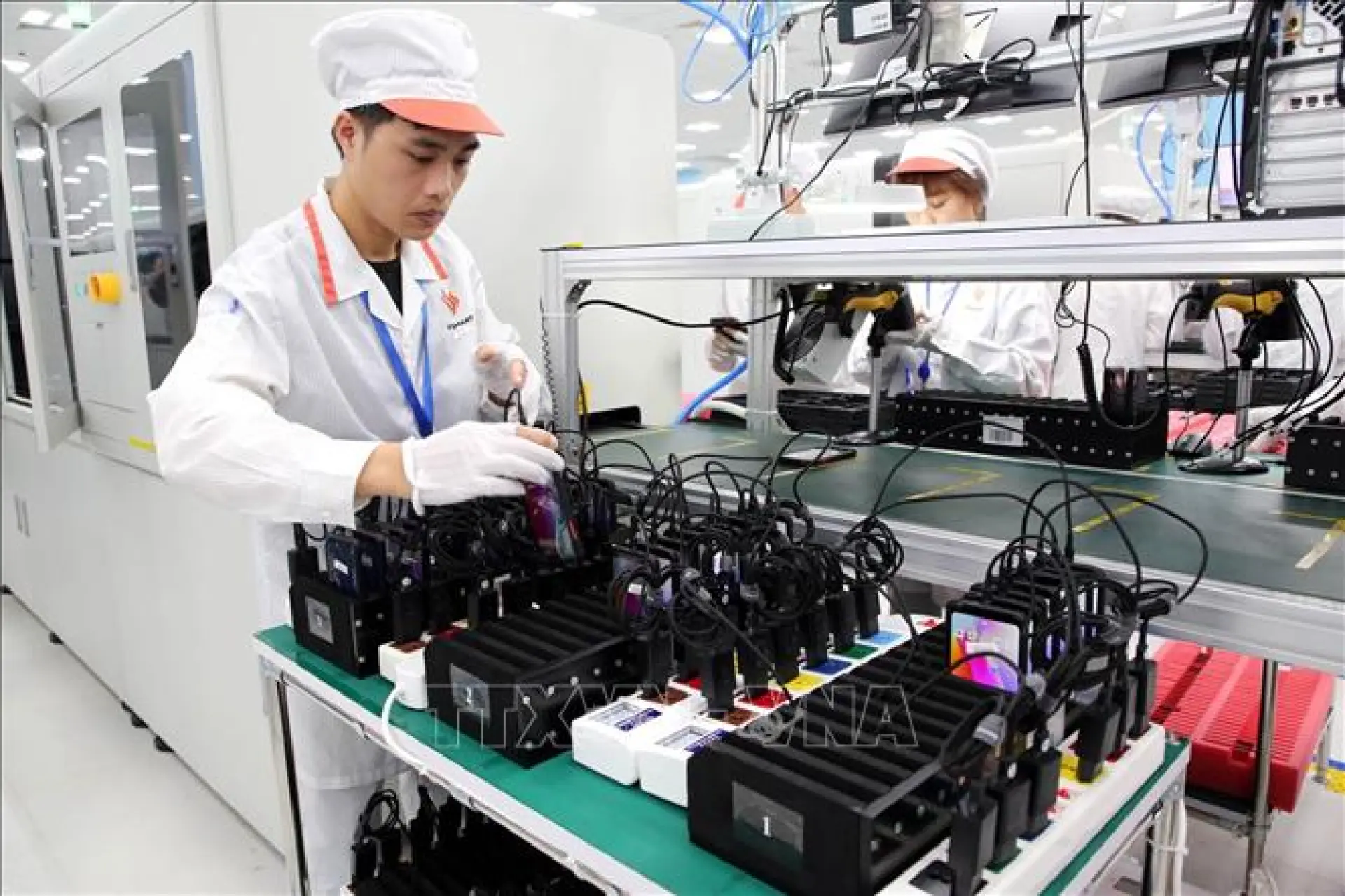 Tuyển 20 Nam sản xuất thiết bị điện