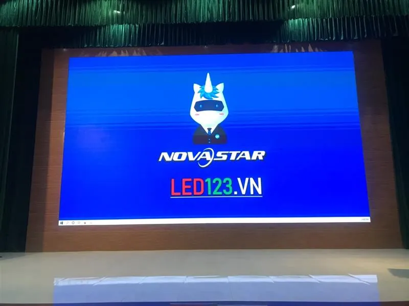 Cung cấp, lắp đặt 40m2 P3.0 Hội trường S20 cho Trường trung cấp Kỹ thuật Miền Trung