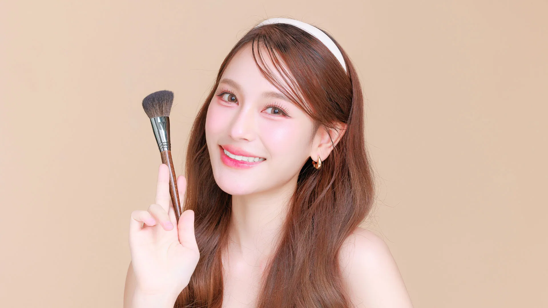Bí quyết trang điểm nhẹ nhàng hằng ngày