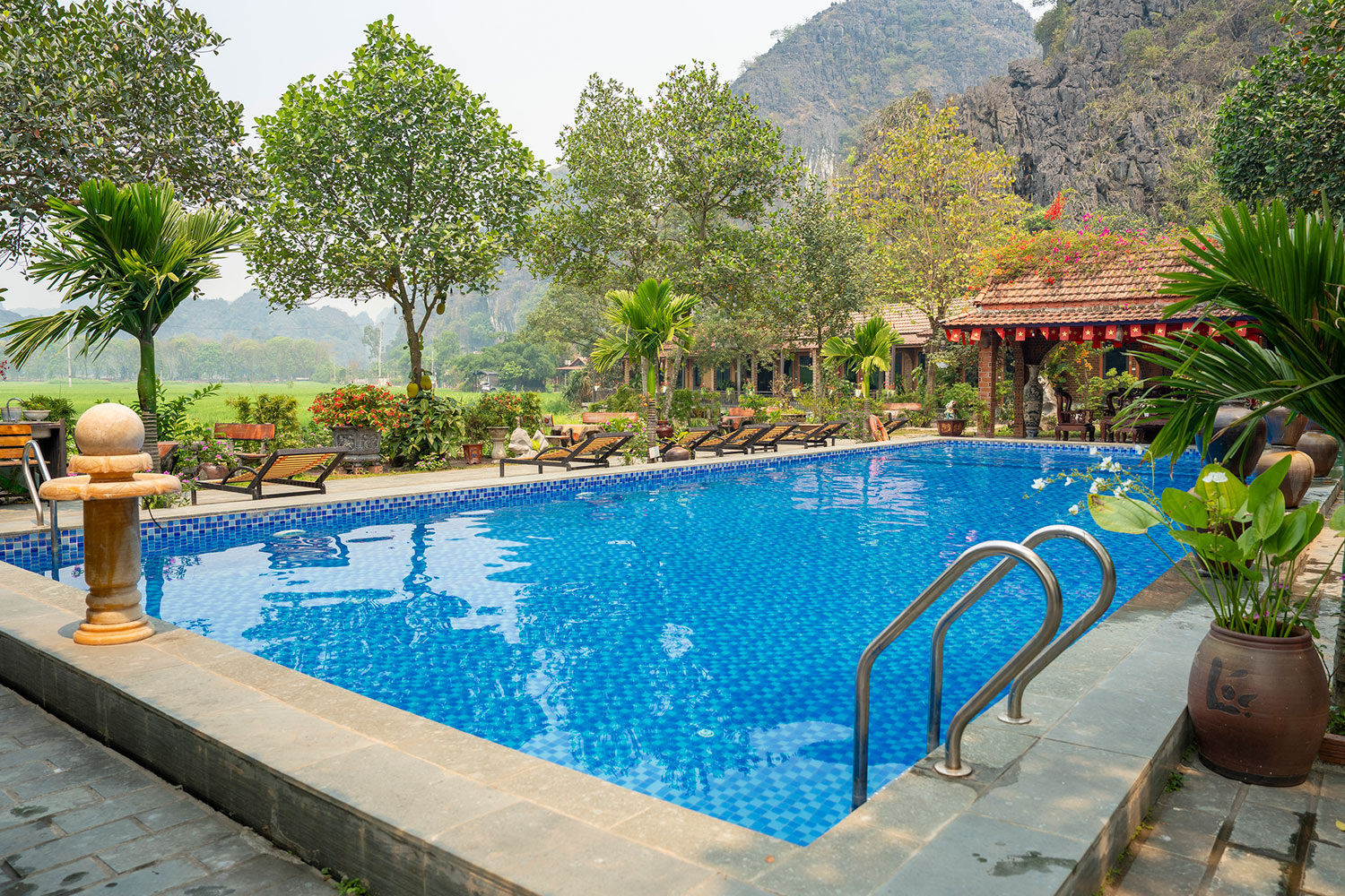 Bể bơi bốn mùa