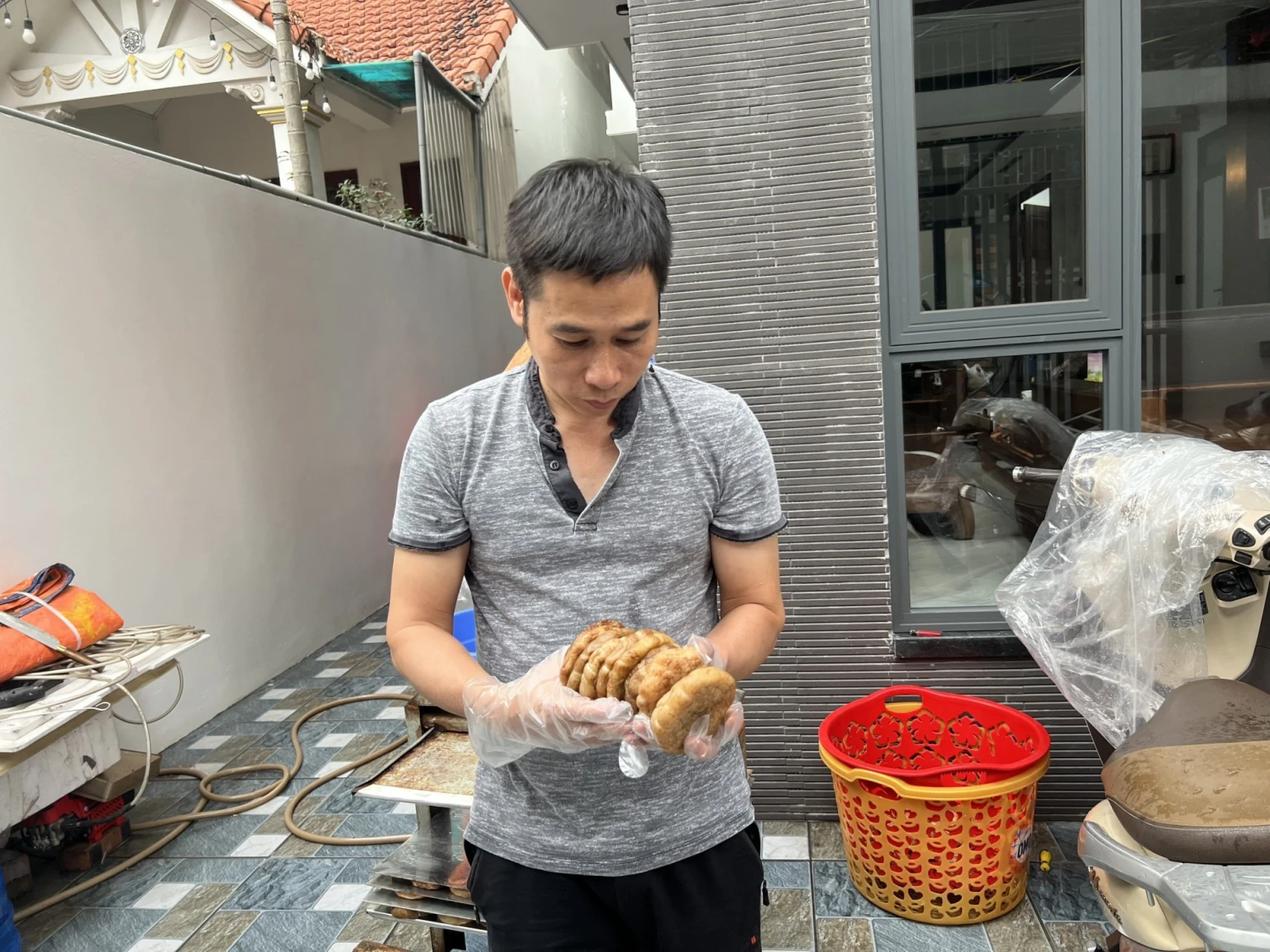 Người bỏ thành phố về theo đuổi nghề làm cà dầm tương