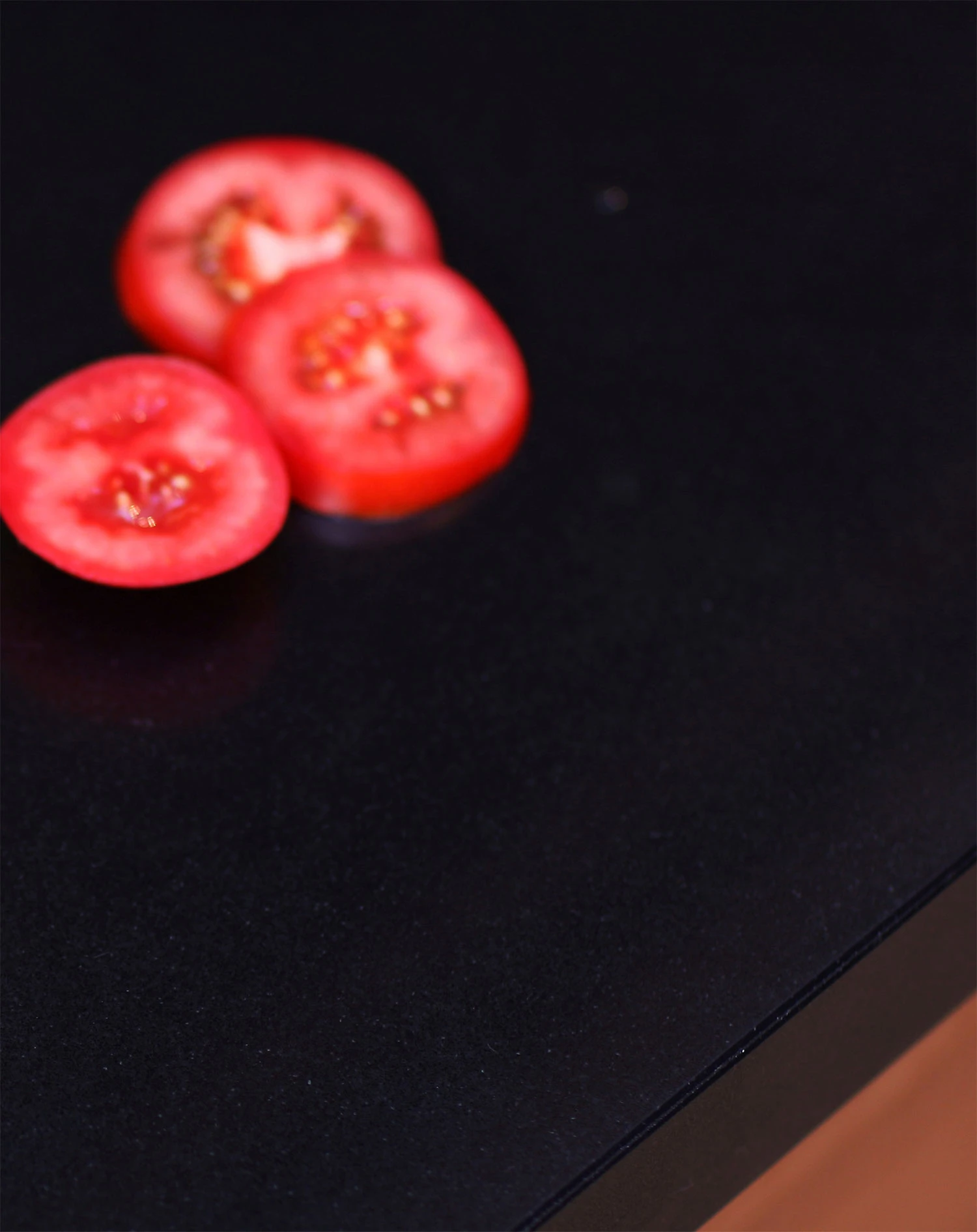 BQ2101 Pure Black™