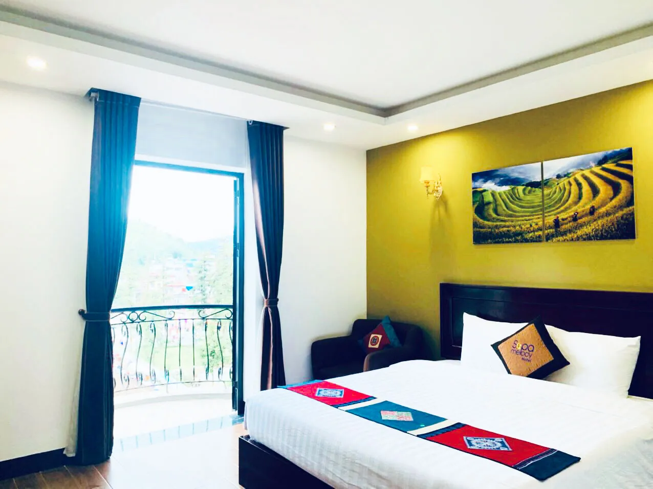Phòng Deluxe Double ban công