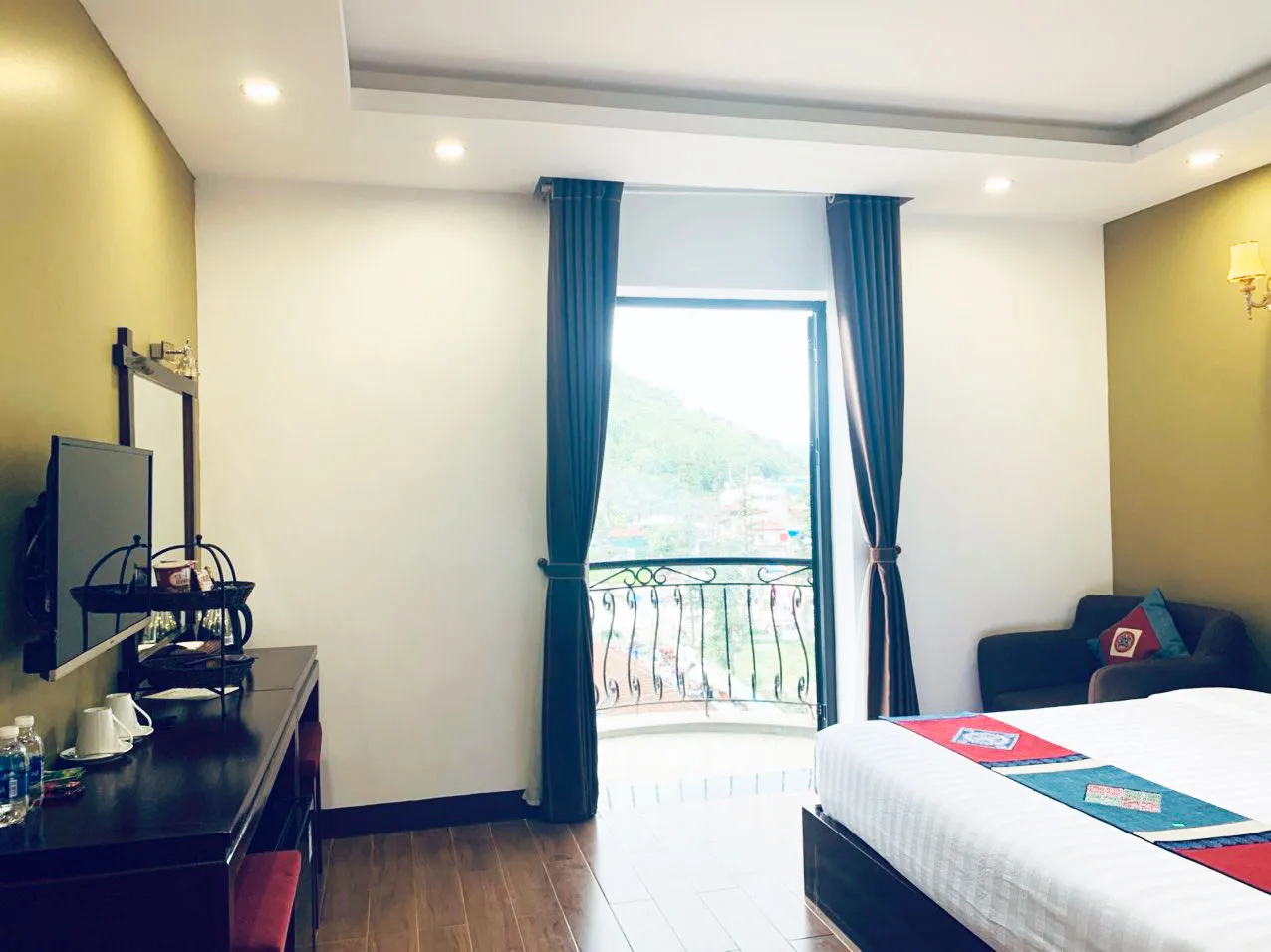 Phòng Deluxe Double ban công